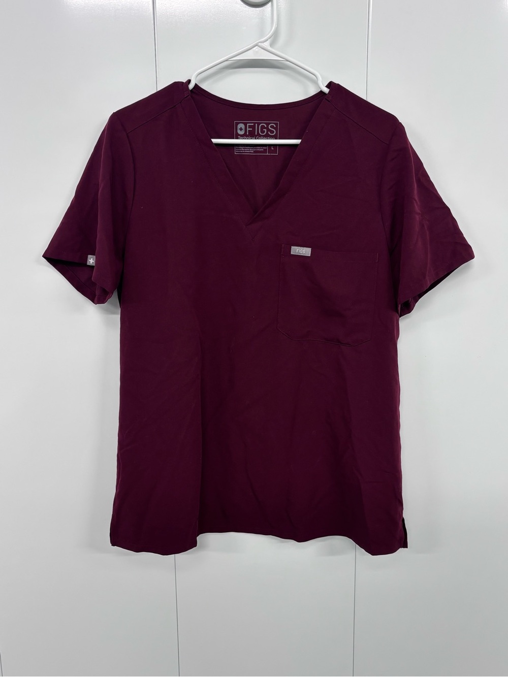 FIGS Technical Collection Scrub Top Womens L Burgundy Solid Medical FW1000